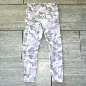 Yogalicious Lux camouflage leggings. Size Medium